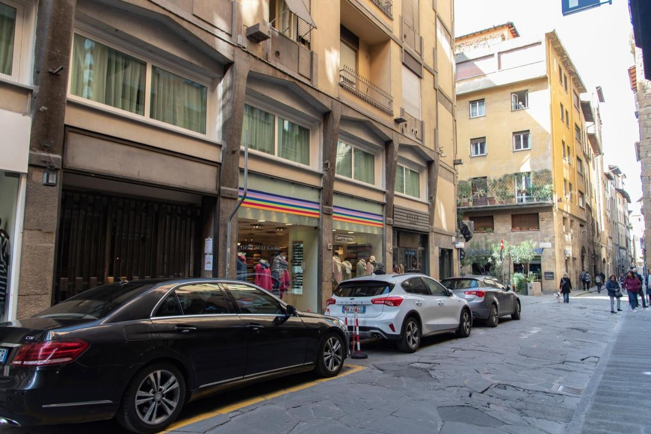 Ponte Vecchio Luxury And Stylish Apartment ฟลอเรนซ์ ภายนอก รูปภาพ